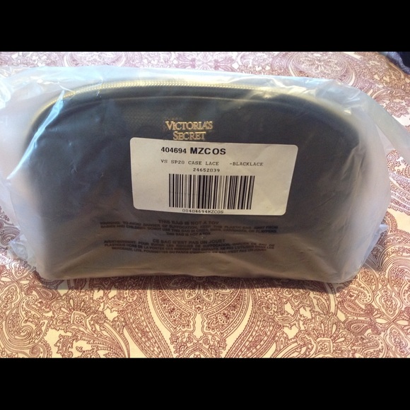 NWT Victoria's Secret Floral Lace Glam Bag - Picture 2 of 2